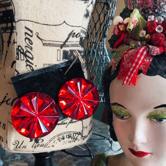 Vintage Christmas Red Acrylic Pinwheel Earrings - Picture 3 of 6